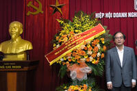 Tổng Bí thư Tô Lâm gửi lẵng hoa chúc mừng VINASME nhân kỷ niệm Ngày Doanh nhân Việt Nam (13/10)