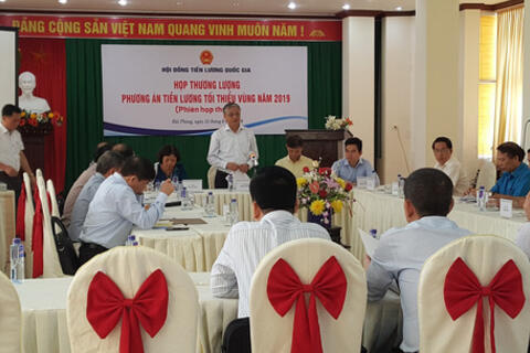 Chốt mức tăng 5,3% lương tối thiểu vùng