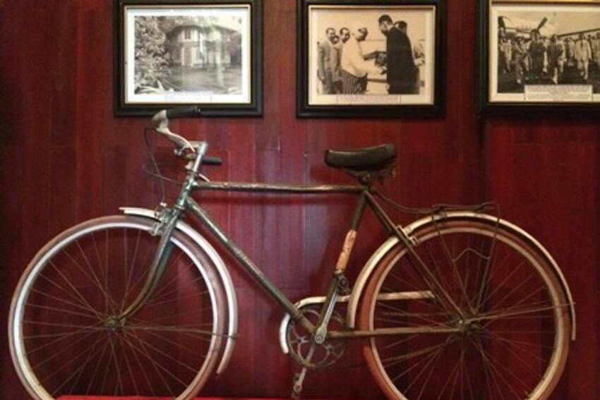 Kỷ niệm 110 năm ngày sinh cố Thủ tướng Phạm Văn Đồng (1/3/1906 - 1/3/2016)  Nhìn lại cặp lồng cơm, chiếc xe đạp của cố Thủ tướng Phạm Văn Đồng