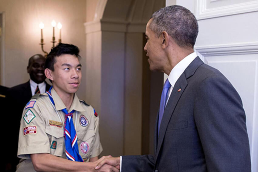 Cuộc gặp gỡ 10 phút với Tổng thống Obama của nam sinh gốc Việt 16 tuổi