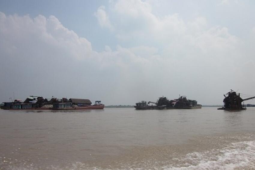 Muốn loại bỏ các loại “tặc”, cần lời nói thẳng như tướng Chung