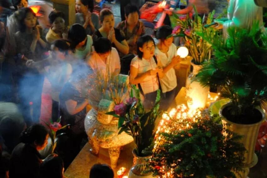 Tháng "cô hồn" và những điều cần lưu ý