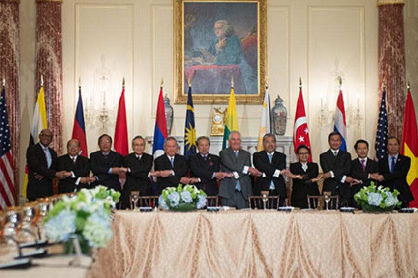 Việt Nam nêu lo ngại về Biển Đông trong họp giữa ASEAN và Mỹ