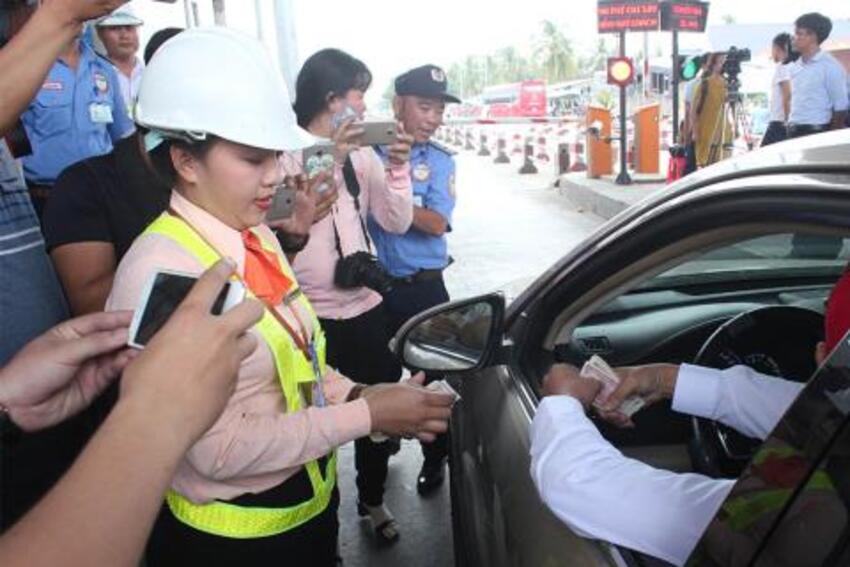 TS Lê Hồng Sơn: Sao lại có BOT ở đường huyết mạch?