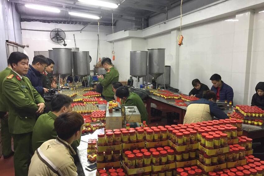 Bí mật kinh hoàng bên trong hàng nghìn lọ sa tế giả