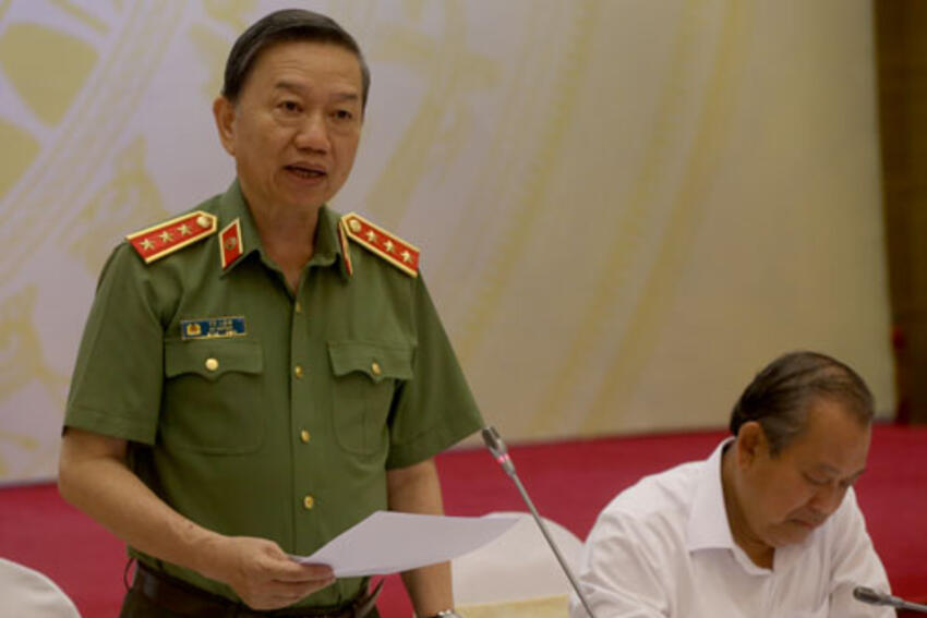 Bộ trưởng Công an: 'Hoạt động tín dụng đen như cướp ngày'