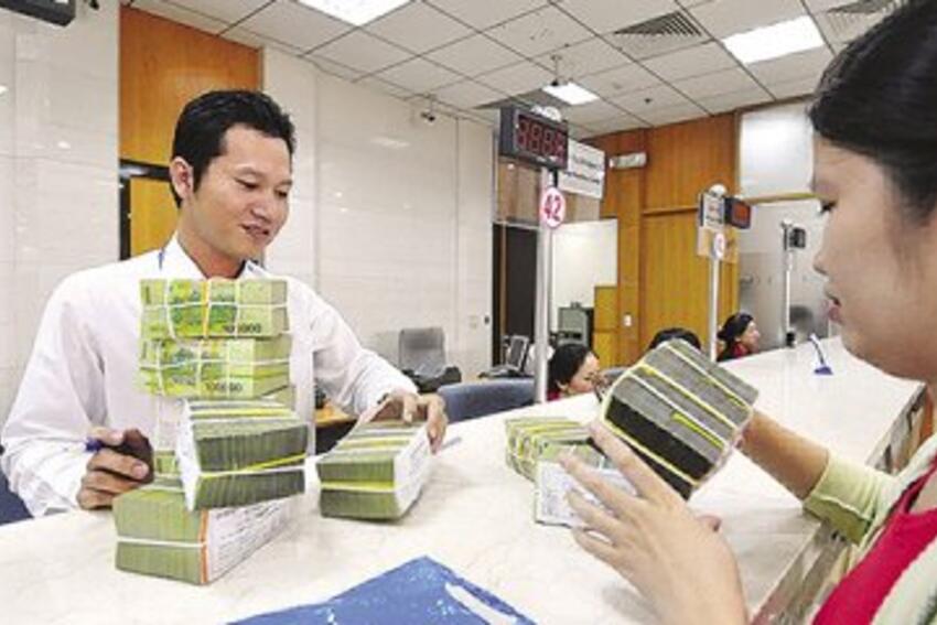 Ngân hàng ồ ạt tăng lãi suất: Kỳ vọng người gửi tiền thay đổi?