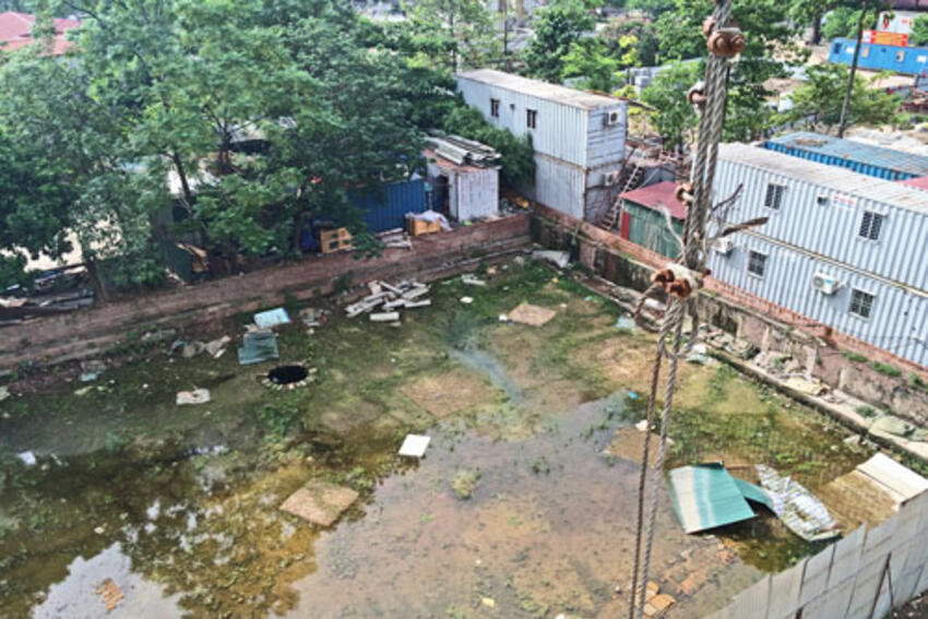 Hoàng thành Thăng Long ngập nước