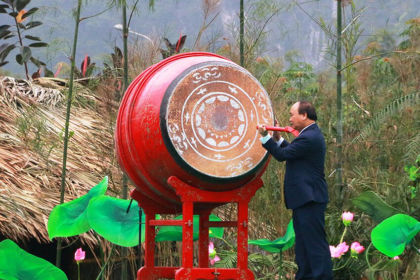 Ninh Bình:  Thủ tướng đánh trống khai hội Tràng An