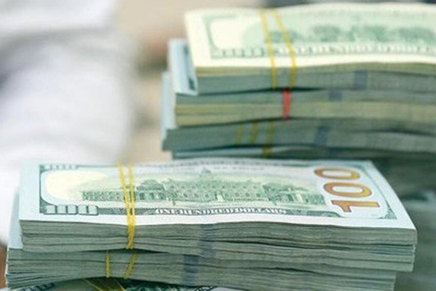 Tỷ giá tiếp tục leo lên mức cao kỷ lục mới