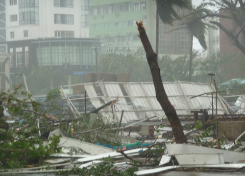 Miền Trung, tan hoang, bão Miền Trung, tan hoang, bão