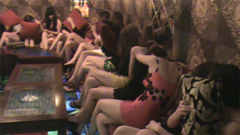 Đột kích, quán karaoke, kiều nữ, tiếp khách Đột kích, quán karaoke, kiều nữ, tiếp khách