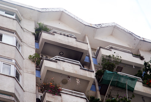 Căn hộ cháy ám khói đen. Ảnh: An Nhơn