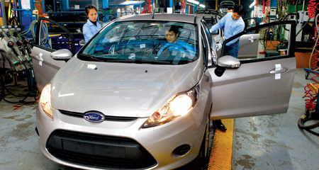 thuế, phí, ô-tô, công-nghiệp, thuế-tiêu-thụ-đặc-biệt, sản-xuất, nội-địa-hóa, thị-trường, DN, ưu-đãi.