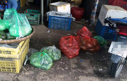 hoa-quả, thối, dập-nát, chợ, nhặt, mua, sinh-tố, quán-cà-phê, nước-ép, trái-câu, Long-Biên hoa-quả, thối, dập-nát, chợ, nhặt, mua, sinh-tố, quán-cà-phê, nước-ép, trái-câu, Long-Biên