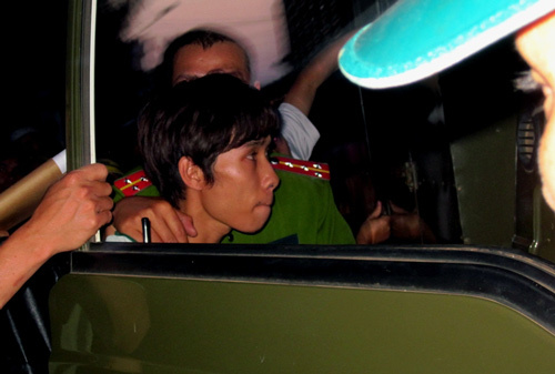 trộm, quan-chức, tiền, vàng, tiền-tỷ, lộ, ăn-cắp, tội-phạm, tòa, tham-nhũng, ông-lớn trộm, quan-chức, tiền, vàng, tiền-tỷ, lộ, ăn-cắp, tội-phạm, tòa, tham-nhũng, ông-lớn