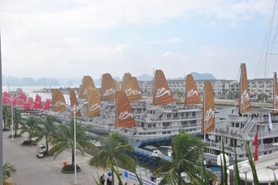 Tuần-Châu, chúa-đảo, tỷ-phú. núi-tiền, khổng-lồ Tuần-Châu, chúa-đảo, tỷ-phú. núi-tiền, khổng-lồ