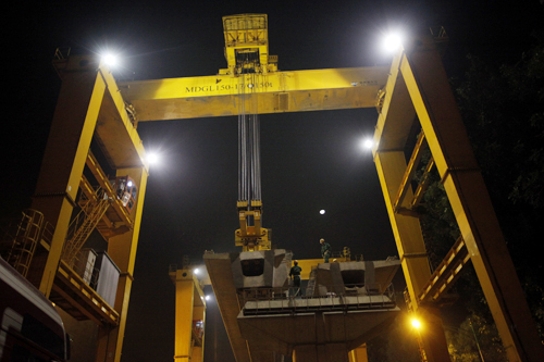 nửa đêm, lắp đặt, cẩu trục, đường sắt trên cao, Cát Linh - Hà Đông nửa đêm, lắp đặt, cẩu trục, đường sắt trên cao, Cát Linh - Hà Đông