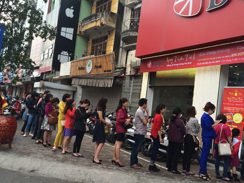 thần tài, vàng, chen lấn thần tài, vàng, chen lấn