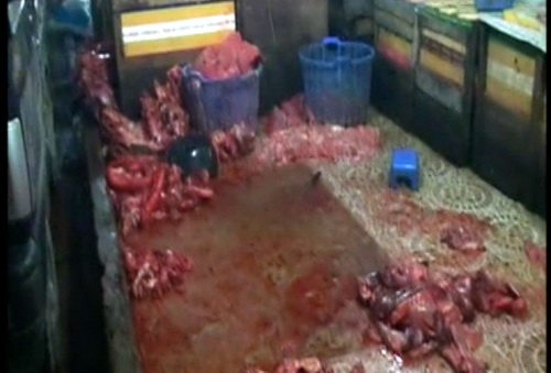 Nội tạng sau khi ngâm hóa chất chừng 1 tiếng đồng hồ sẽ được đem bỏ tại các chợ trên địa bàn TP Biên Hòa. Ảnh: Hoàng Trường