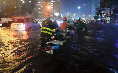 sài gòn, ngập, vật vã sài gòn, ngập, vật vã