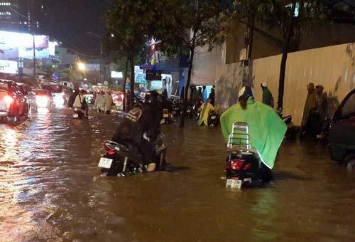 sài gòn, ngập, vật vã sài gòn, ngập, vật vã