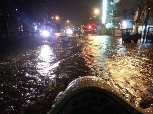 sài gòn, ngập, vật vã sài gòn, ngập, vật vã