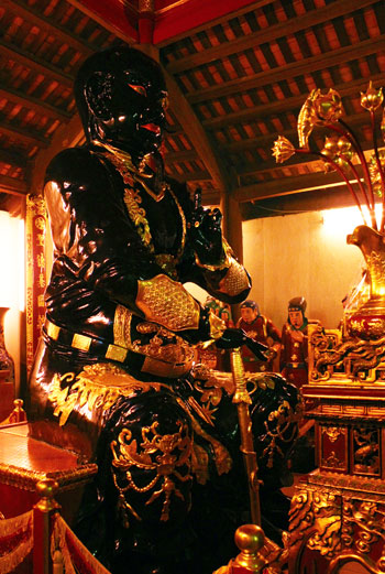 chuyen-it-biet-ve-pho-tuong-than-tran-vu