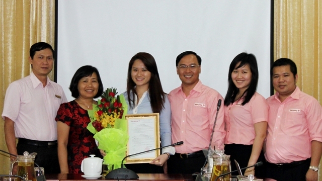 Hai ái nữ 8x, chức lớn của bà Hồ Thị Kim Thoa Hai ái nữ 8x, chức lớn của bà Hồ Thị Kim Thoa