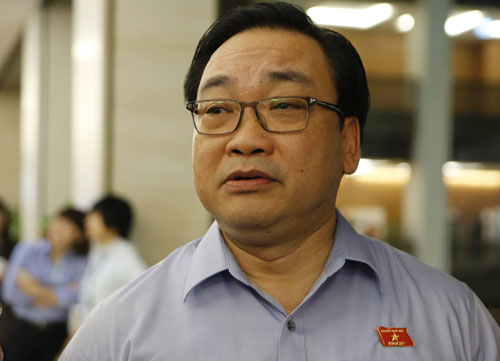 bi-thu-ha-noi-han-che-xe-ca-nhan-kho-nhung-phai-lam