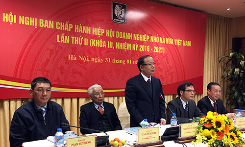 Đại diện Hiệp hội doanh nghiệp nhỏ và vừa đánh giá vẫn còn tình trạng nhiều đơn vị khó trong tiếp cận vốn.