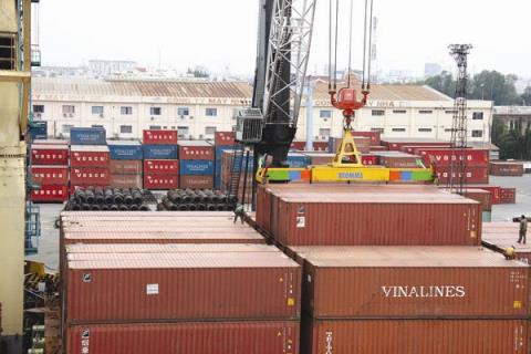 Không thể dùng tiền thuế của dân để trả cho doanh nghiệp nhà nước làm ăn thua lỗ