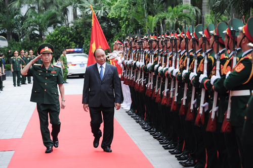Thủ tướng Nguyễn Xuân Phúc thăm và làm việc tại Viettel.