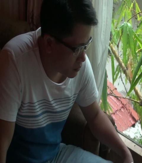 Tuệ bị công an bắt quả tang khi đang nhận hối lộ