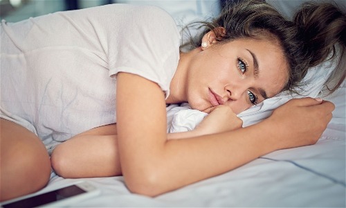 52% người Mỹ trưởng thành được hỏi thừa nhận từng khóc vì chuyện tiền bạc. Ảnh: AFP