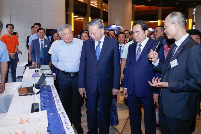 TỔNG THUẬT: HỘI NGHỊ TOÀN QUỐC TRIỂN KHAI NGHỊ QUYẾT 66-NQ/TW VÀ NGHỊ QUYẾT 68-NQ/TW CỦA BỘ CHÍNH TRỊ- Ảnh 33.