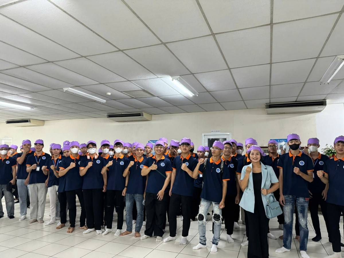 Chuyên gia cho rằng định hướng phát triển mô hình cung cấp nhân lực theo hệ sinh thái gắn kết chặt chẽ giữa đào tạo – ứng dụng – kết nối quốc tế. Chuyên gia cho rằng định hướng phát triển mô hình cung cấp nhân lực theo hệ sinh thái gắn kết chặt chẽ giữa đào tạo – ứng dụng – kết nối quốc tế.