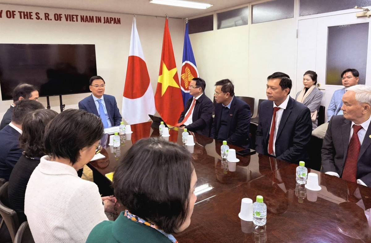 Đoàn công tác của Hiệp hội Doanh nghiệp tỉnh Đắk Lắk trao đổi nhiều nội dung quan trọng với Đại sứ đặc mệnh toàn quyền Việt Nam Phạm Quang Hiệu tại Nhật Bản. Đoàn công tác của Hiệp hội Doanh nghiệp tỉnh Đắk Lắk trao đổi nhiều nội dung quan trọng với Đại sứ đặc mệnh toàn quyền Việt Nam Phạm Quang Hiệu tại Nhật Bản.